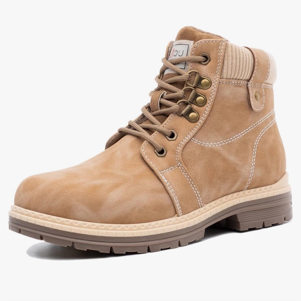 Women’s Outdoor Hiking Lace-Up Boots. Size 9.